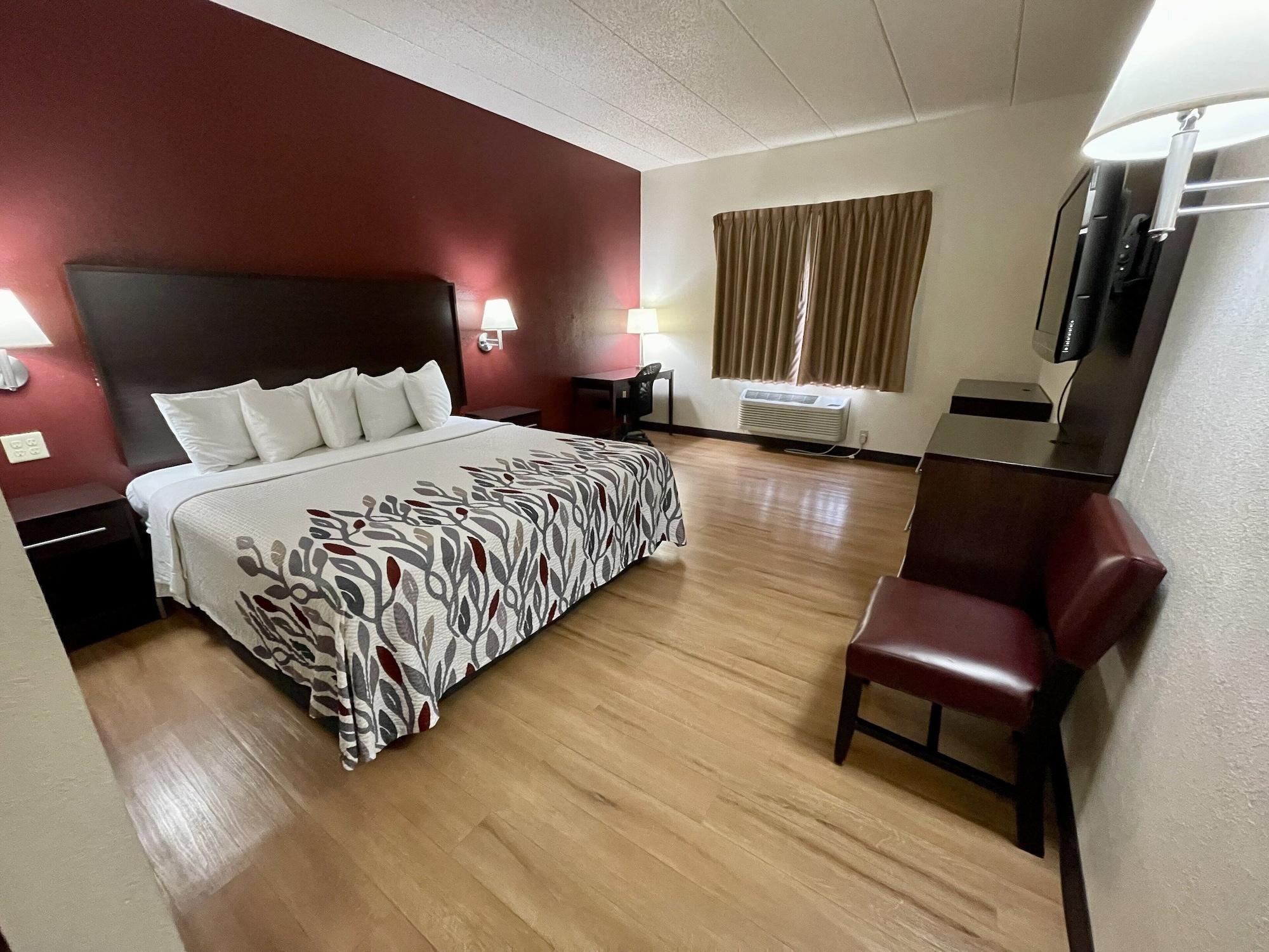 Red Roof Inn Sandusky - Milan Bagian luar foto