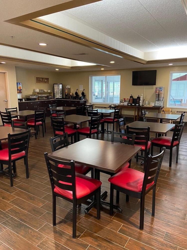 Red Roof Inn Sandusky - Milan Bagian luar foto