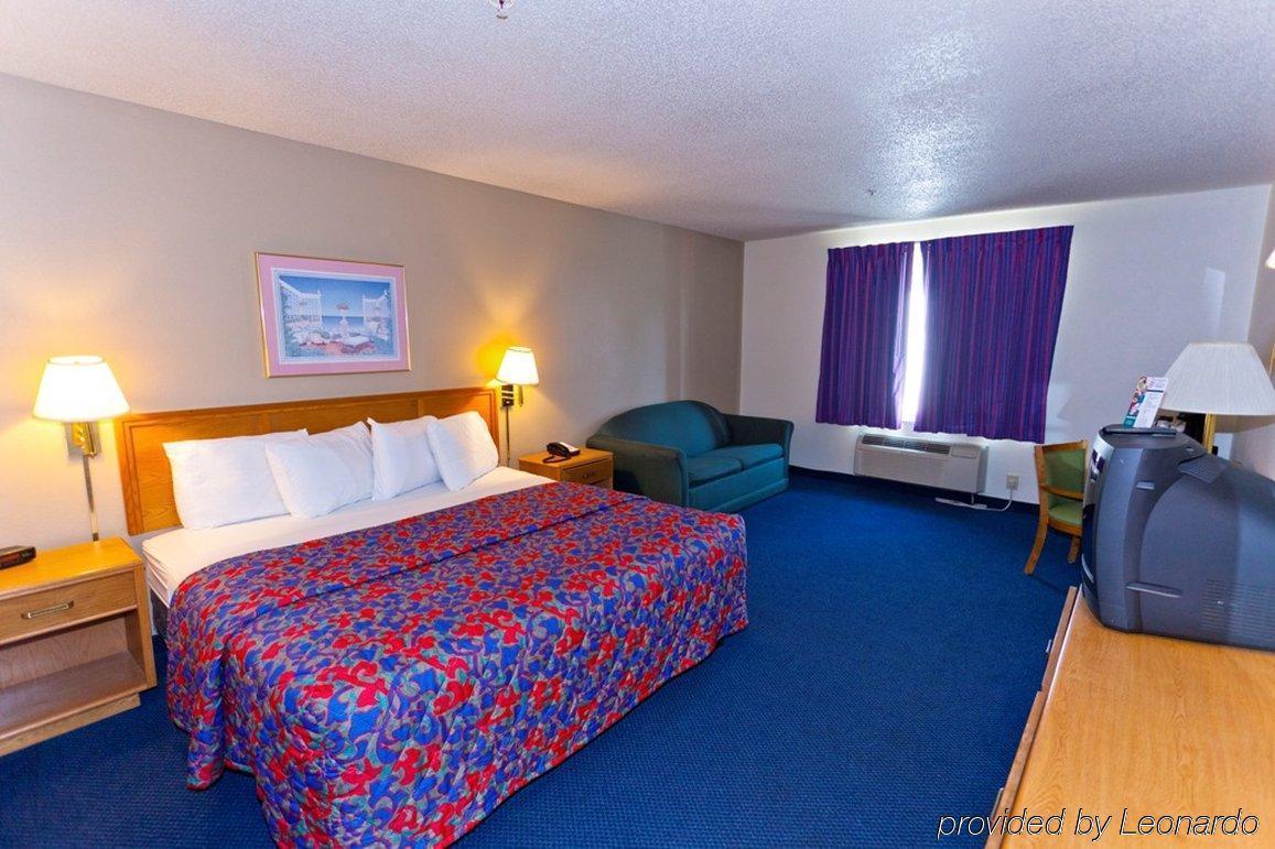 Red Roof Inn Sandusky - Milan Ruang foto